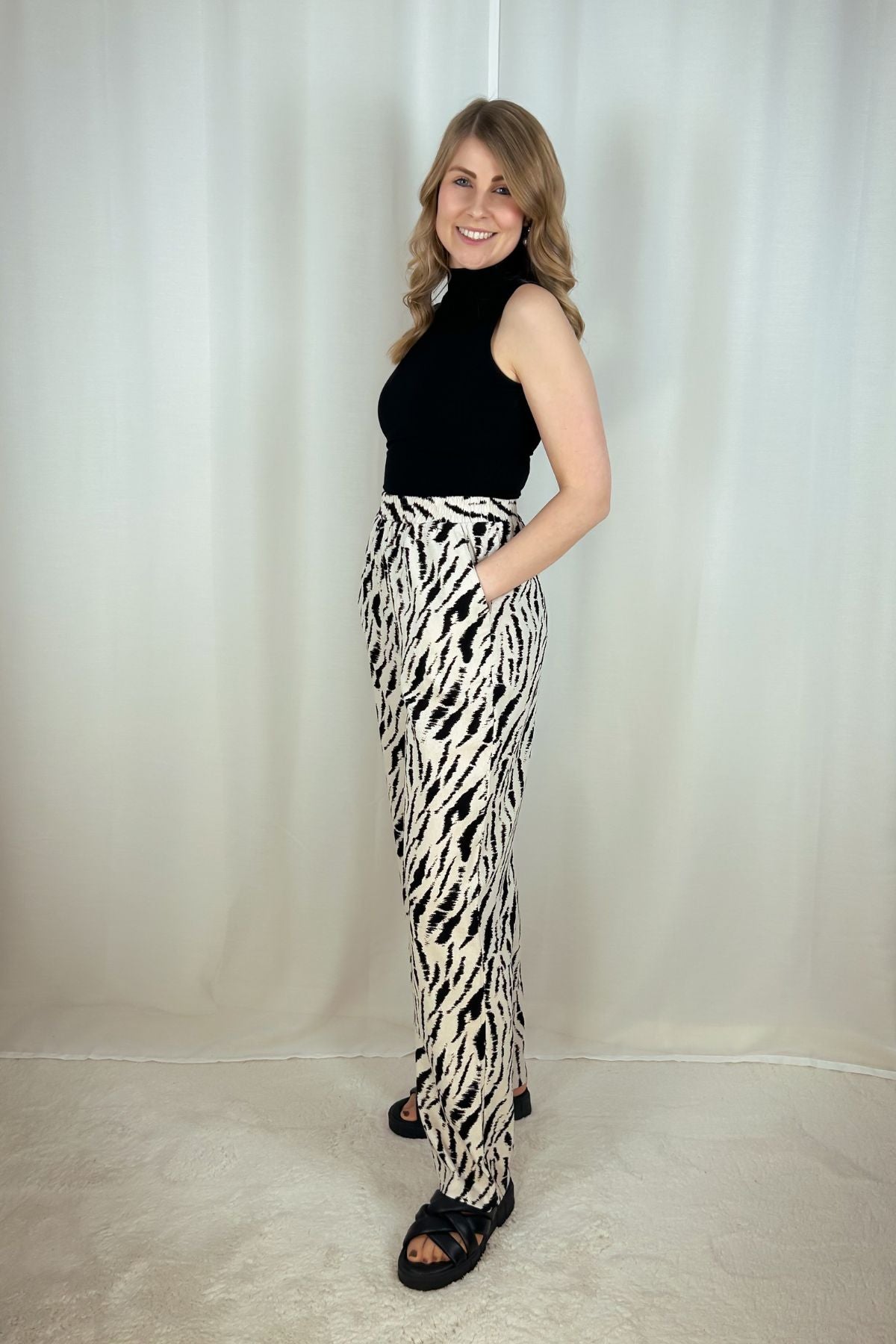 Hose Tarlem - beige mit Zebramuster