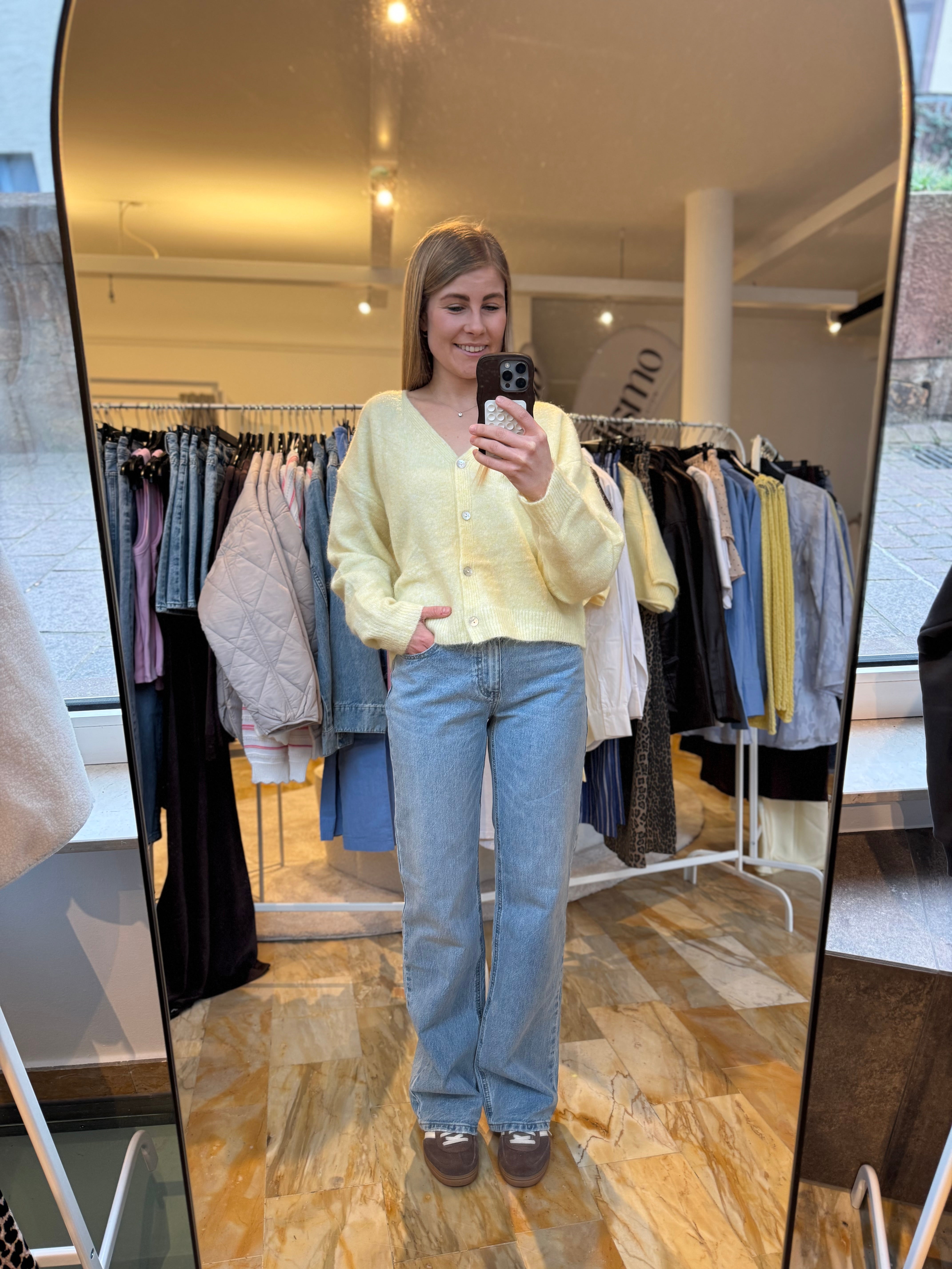 Strickcardigan Yvie - V-Ausschnitt - gelb