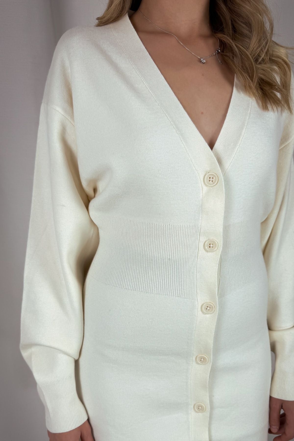 Strickkleid mit Knopfleiste - creme