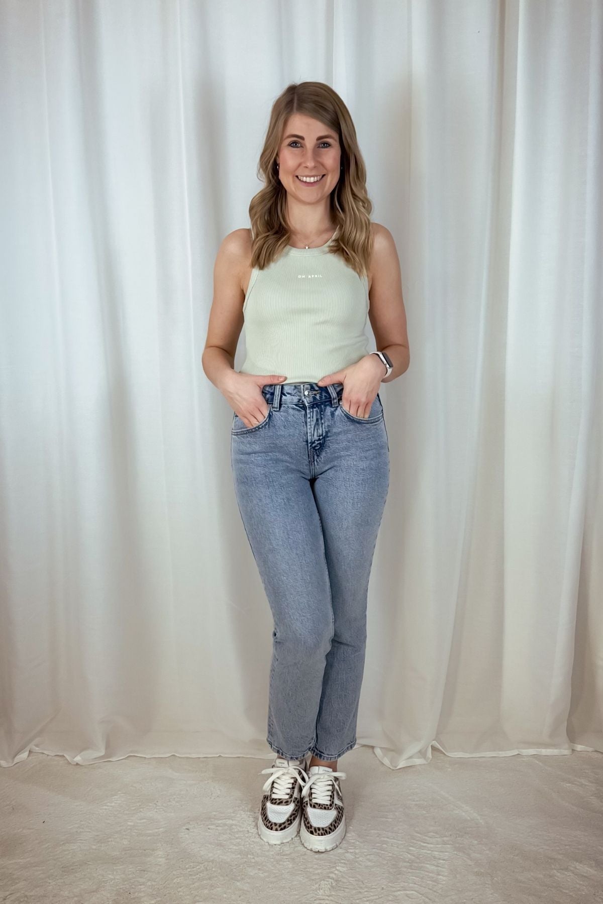 Dara Top