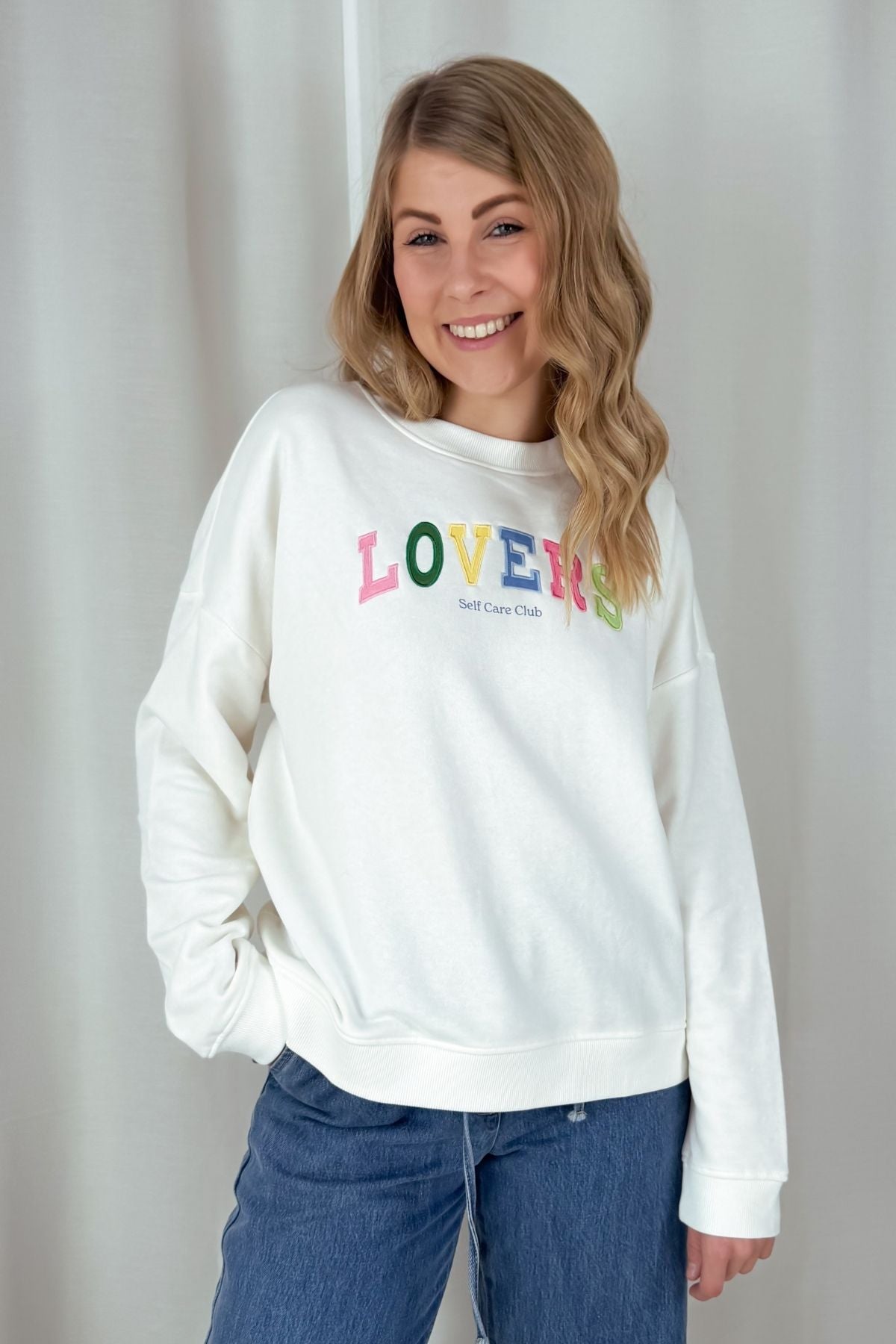Sweater Tove - weiß mit Strickerei