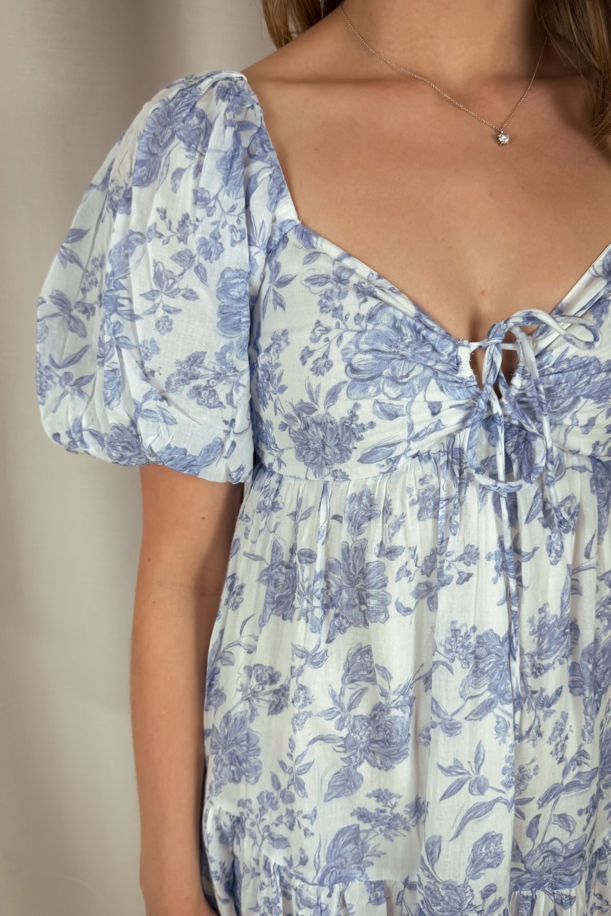 Kleid mit Puffärmeln - Blumenmuster