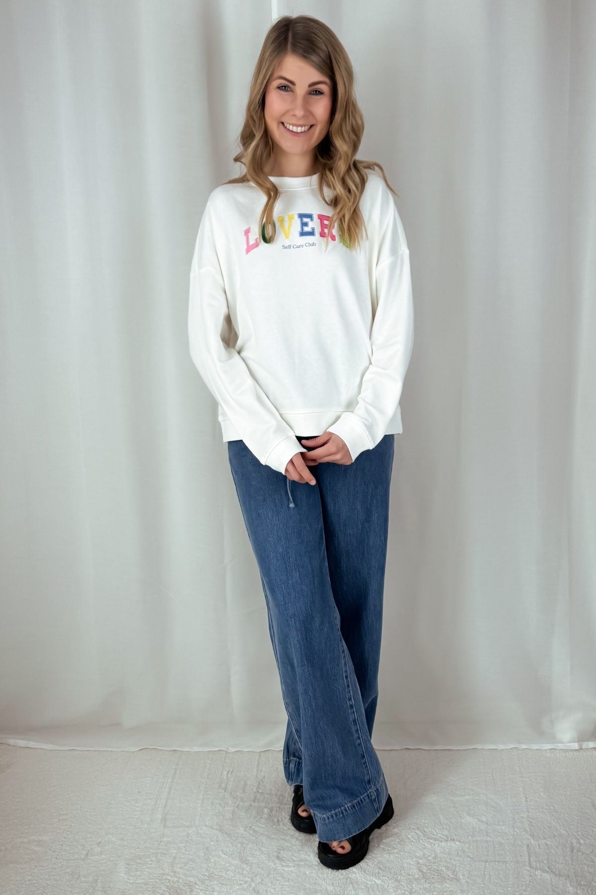 Sweater Tove - weiß mit Strickerei