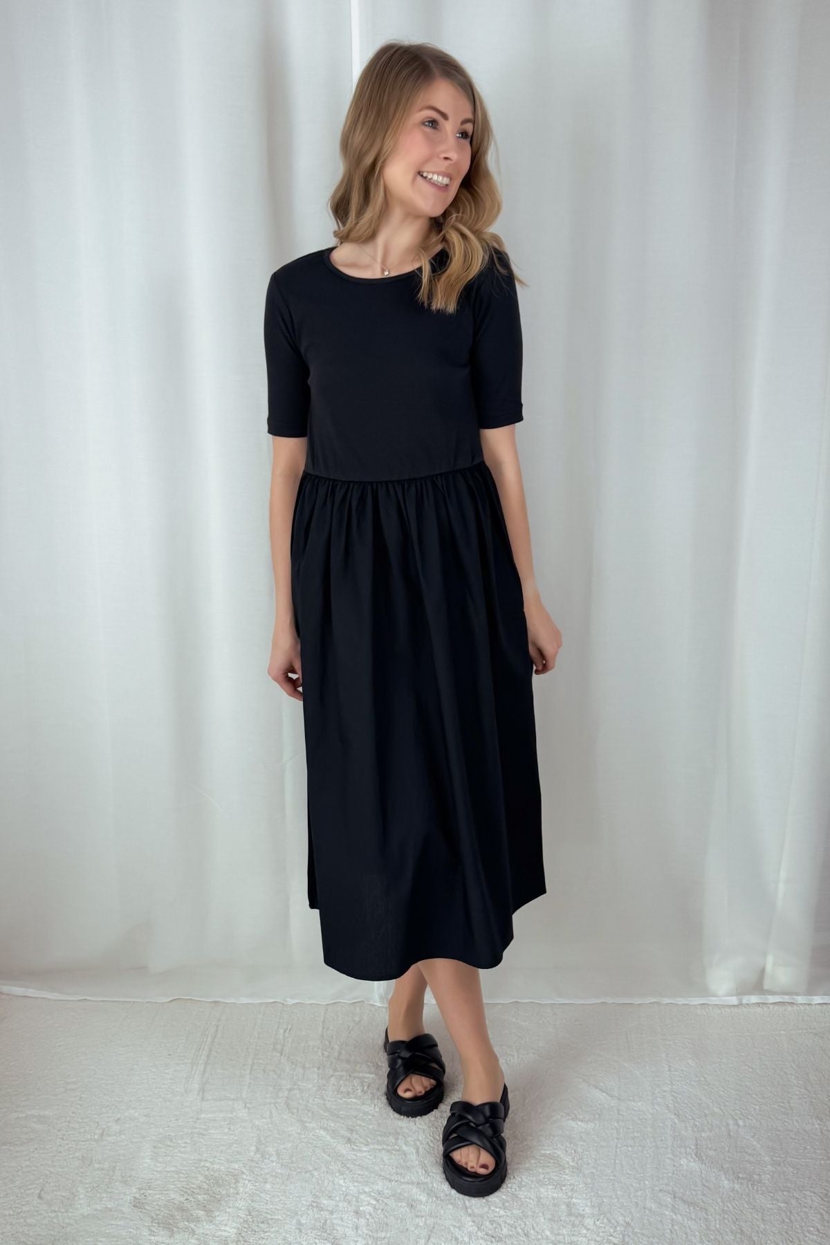 Midikleid Tonya - schwarz