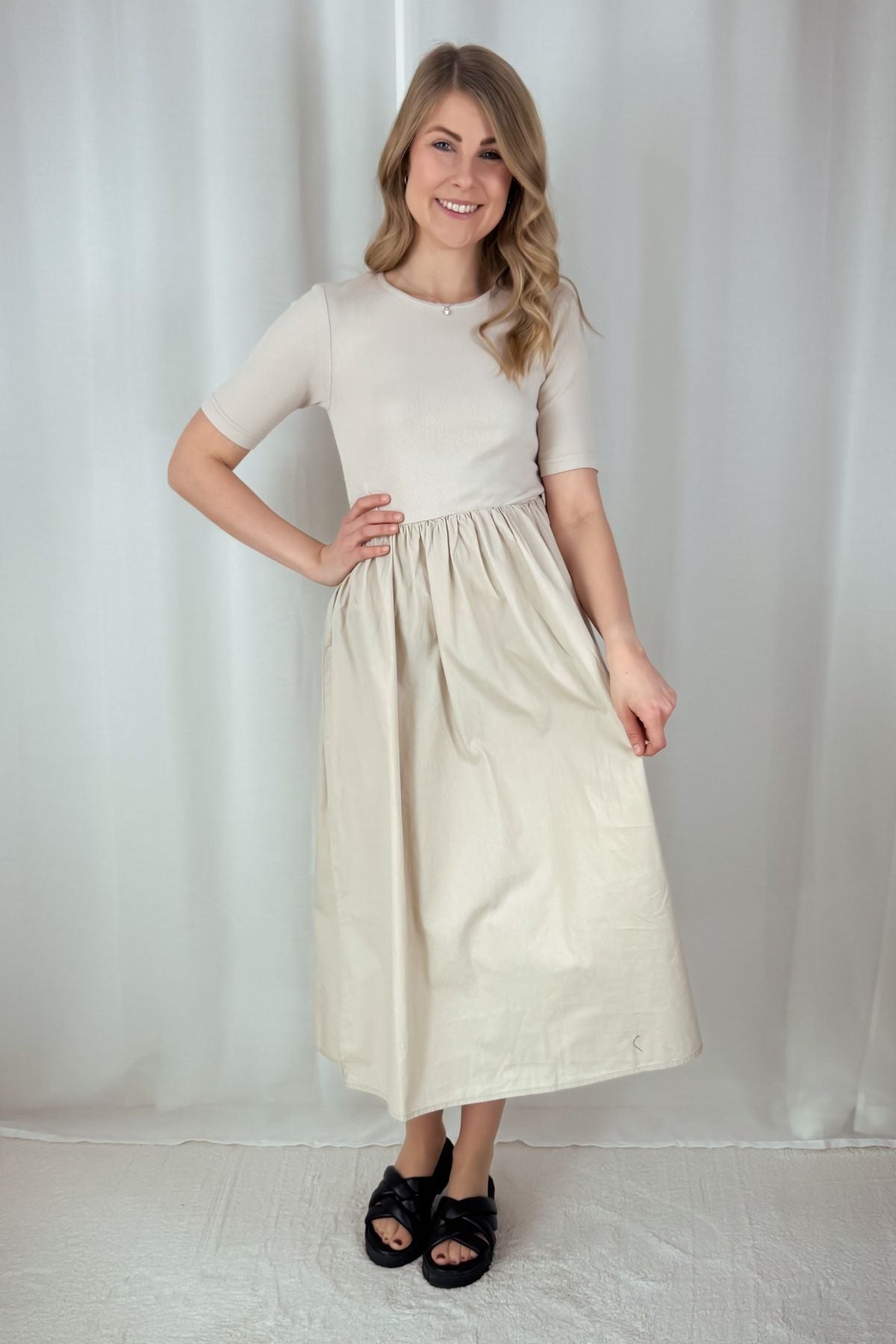 Midikleid Tonya - beige