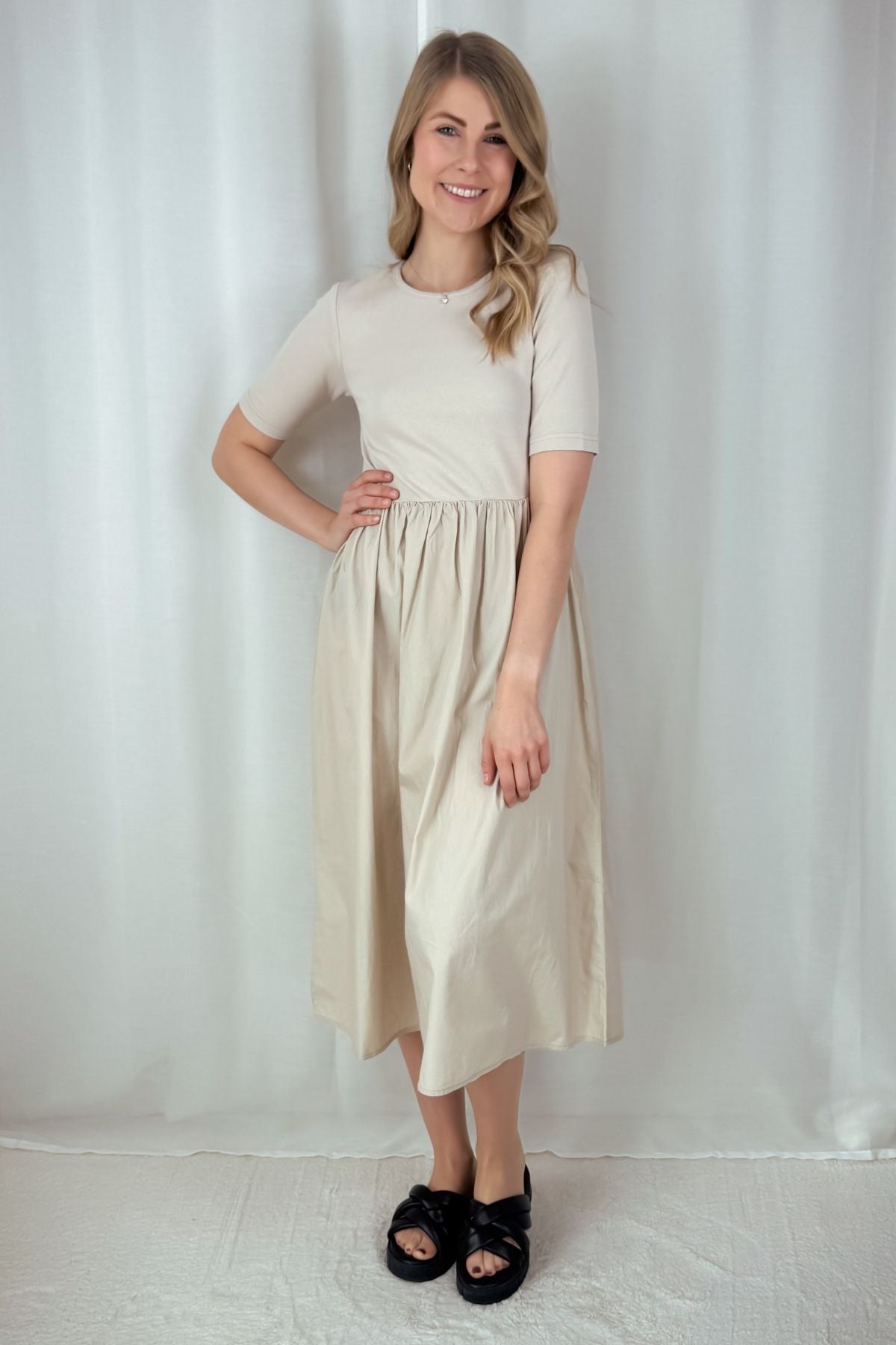 Midikleid Tonya - beige