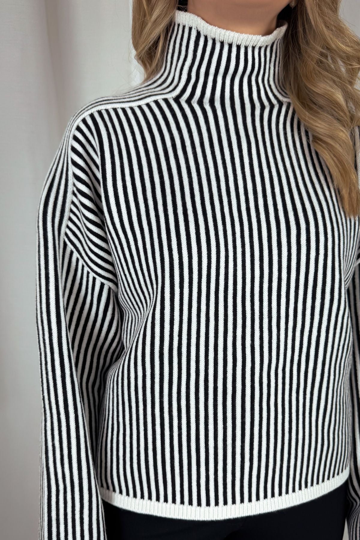 Strickpullover Nohea - schwarz gestreift