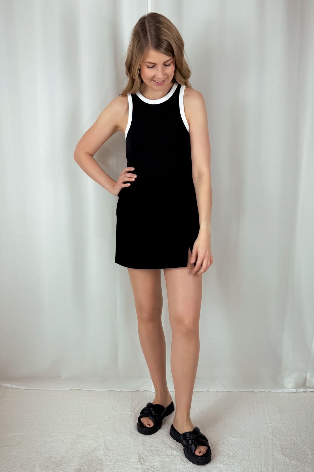 Top May - schwarz mit weißen Details