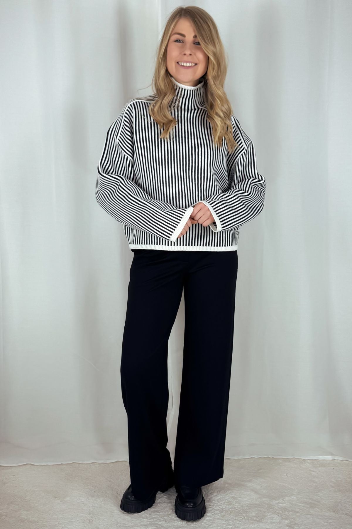 Strickpullover Nohea - schwarz gestreift