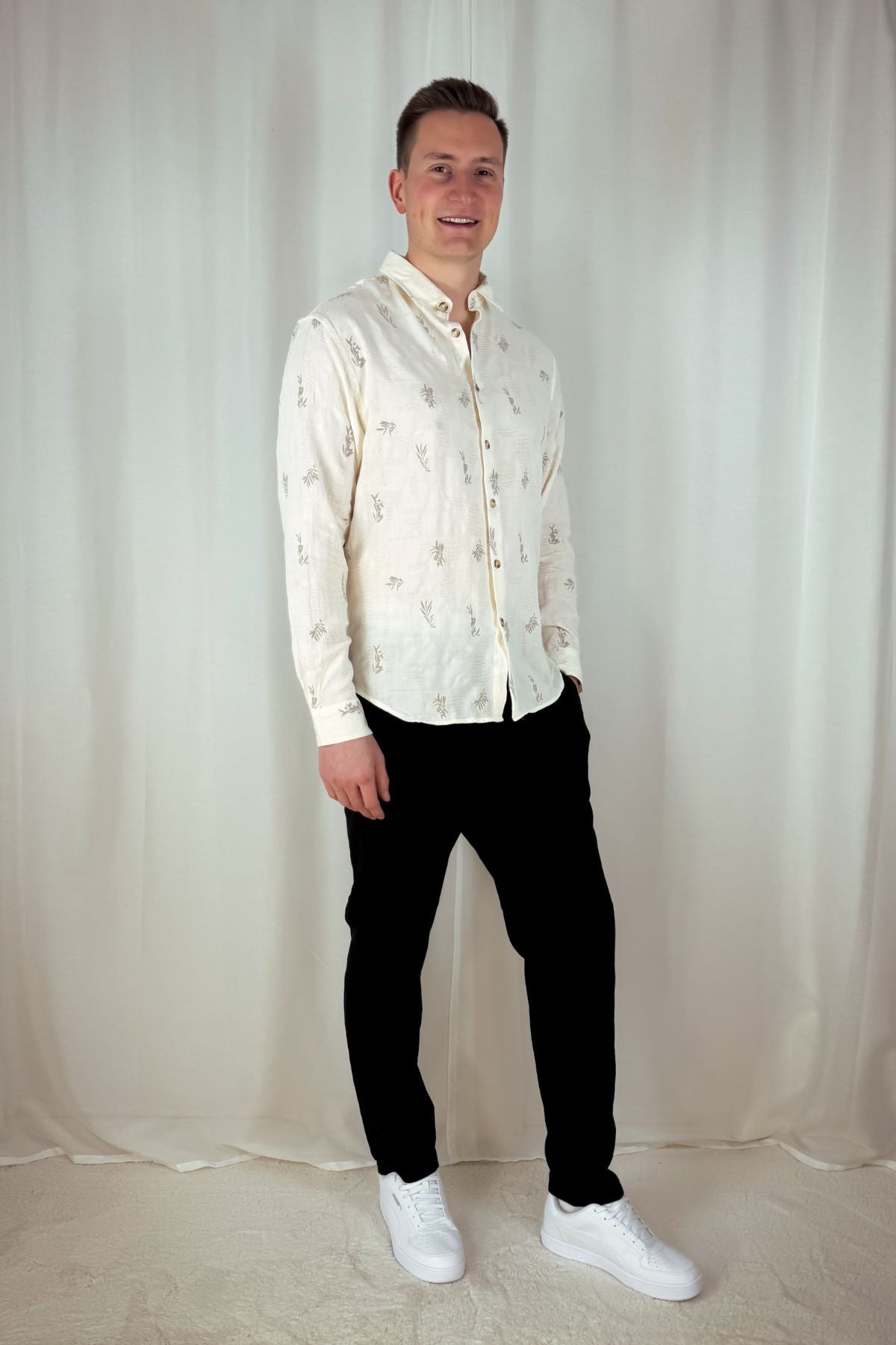 Hemd Thomas - mit Stickerei