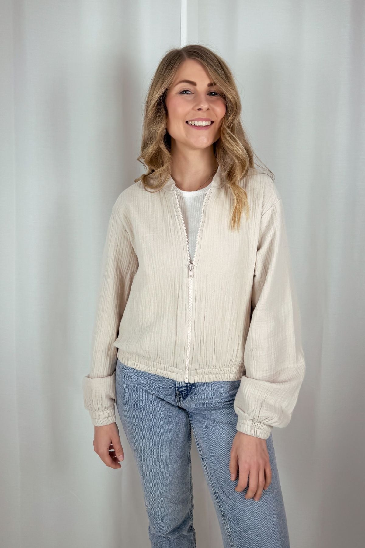 Bomberjacke Tastina aus Musselin - beige