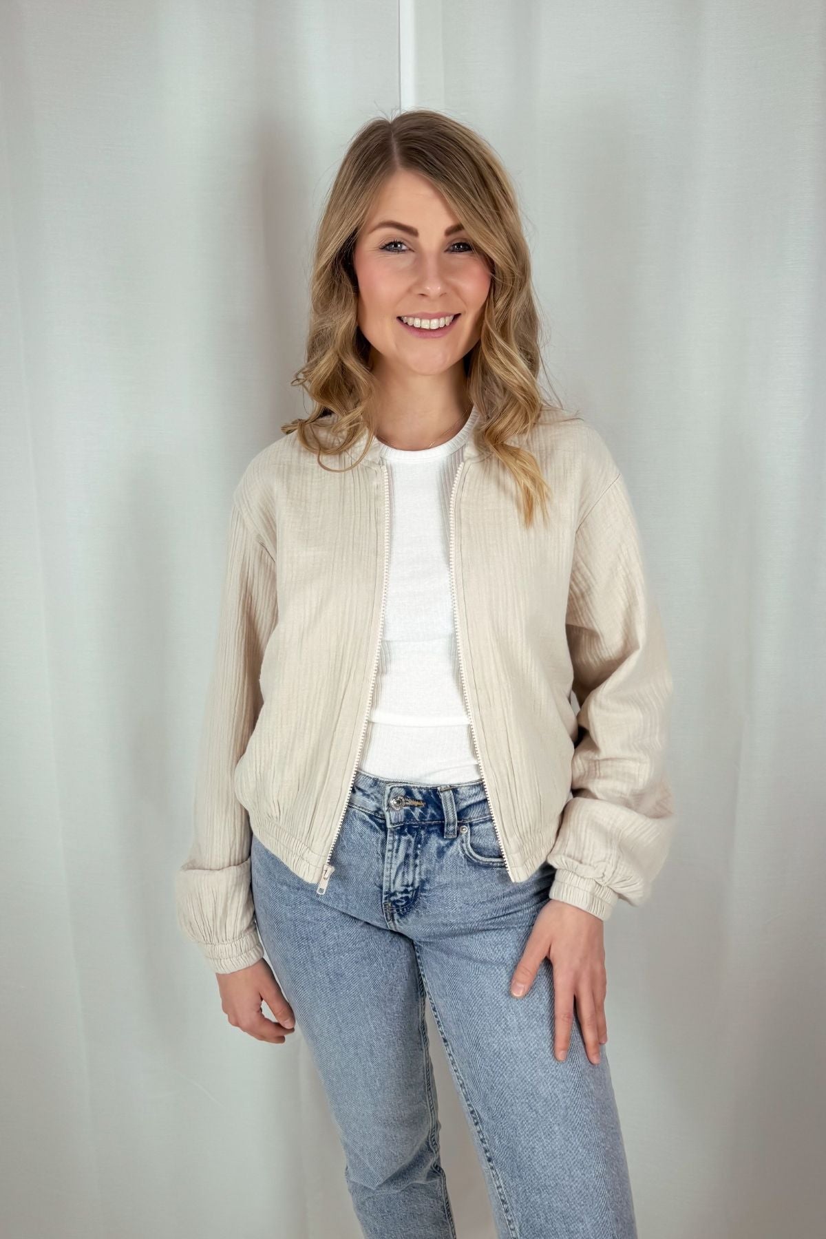 Bomberjacke Tastina aus Musselin - beige