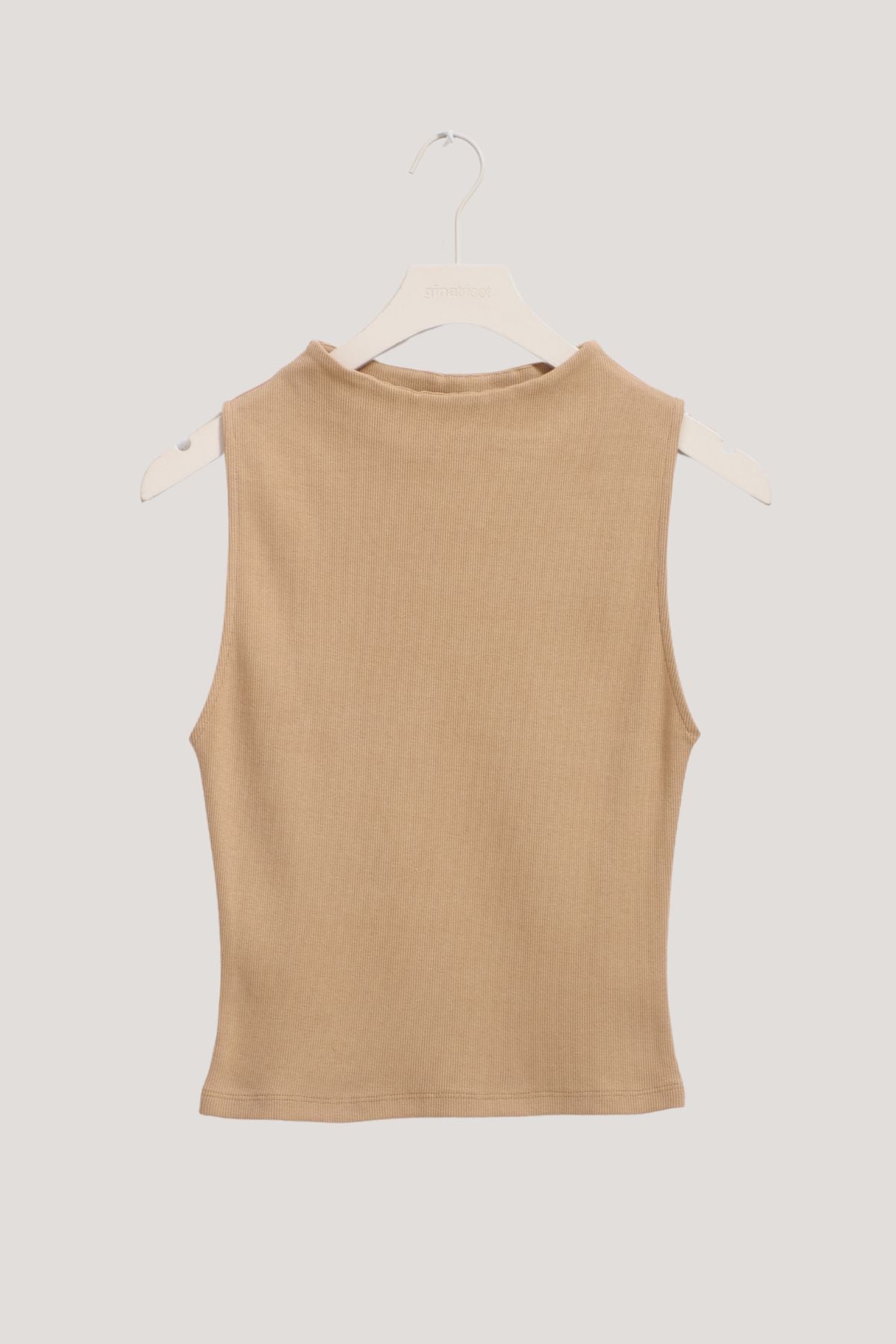 Top funnel neck - weiß & camel