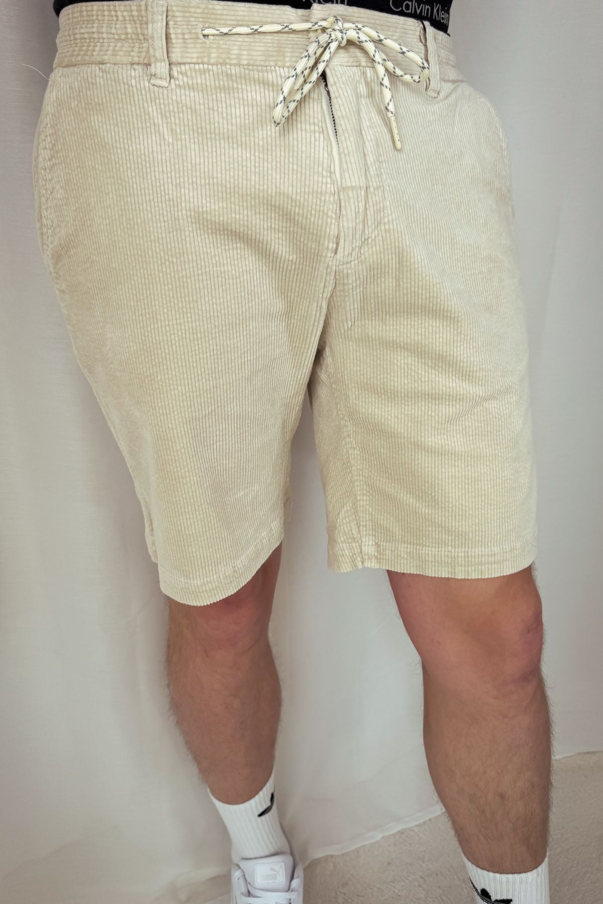 Cordshort Logan - grün/beige