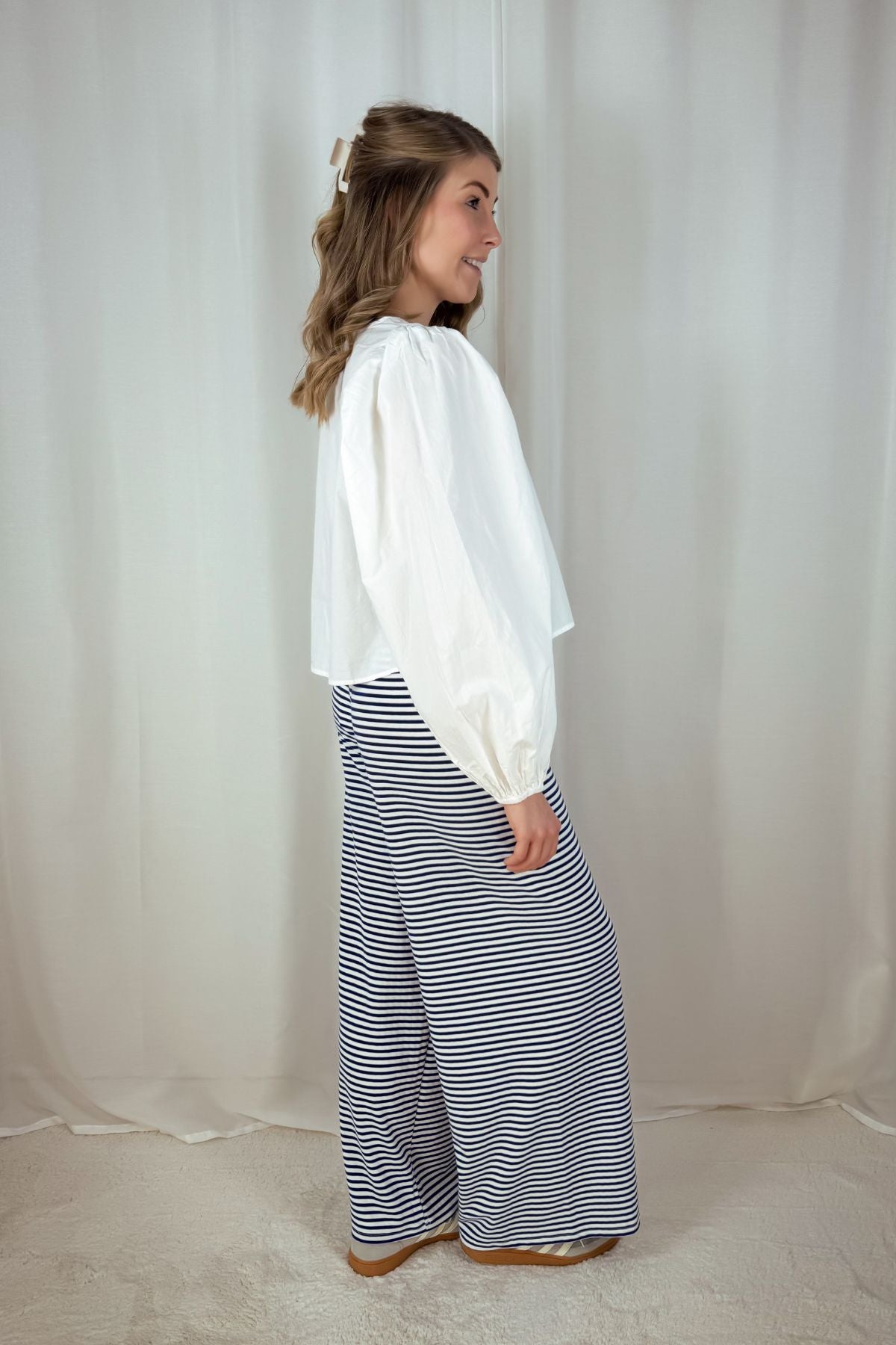 Bluse mit Schleifen - weiß & blau