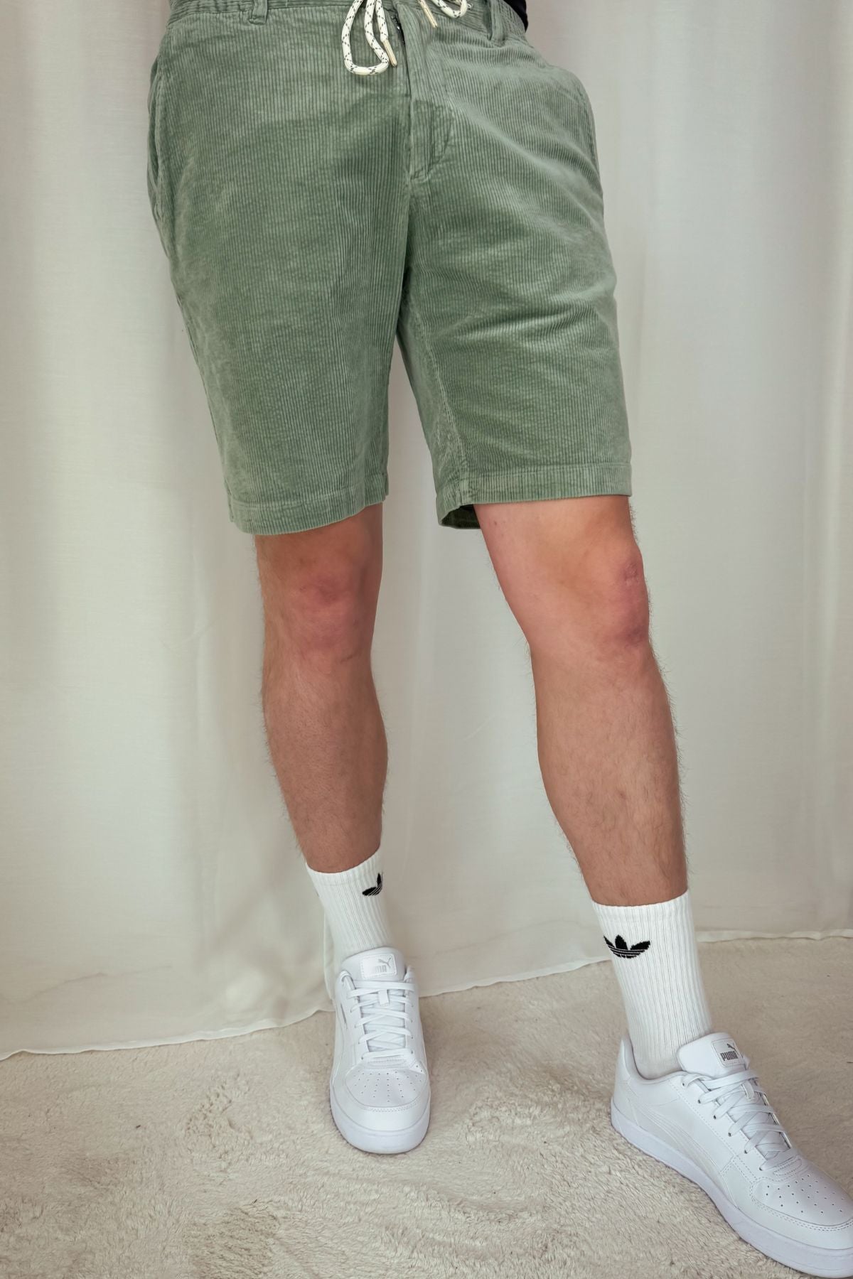 Cordshort Logan - grün/beige