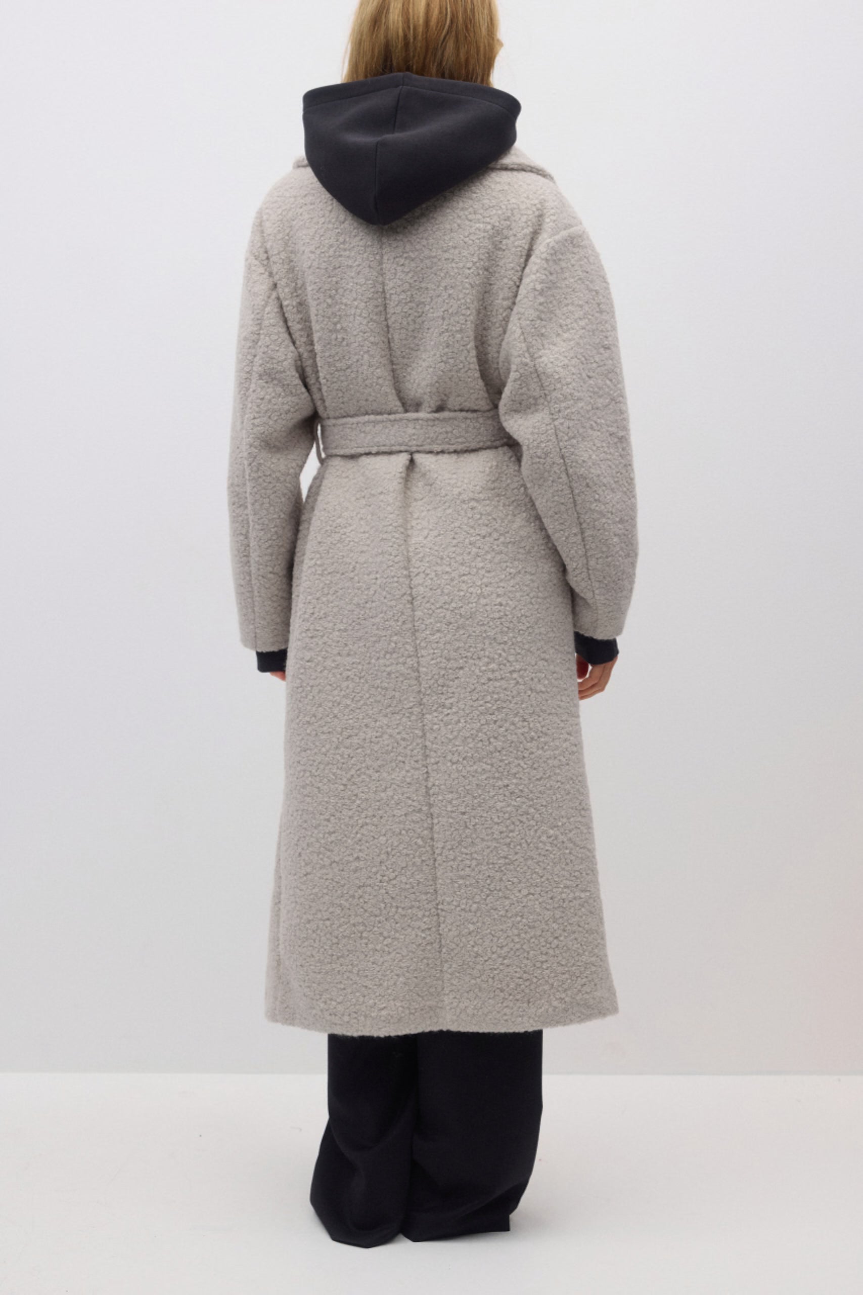 Langer Mantel aus Bouclé - beige