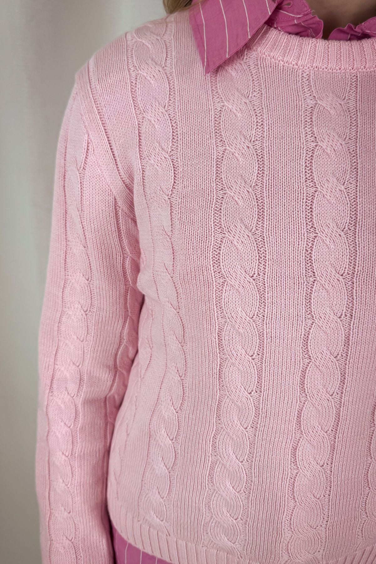 Strickpullover mit Zopfstrick - Rosa
