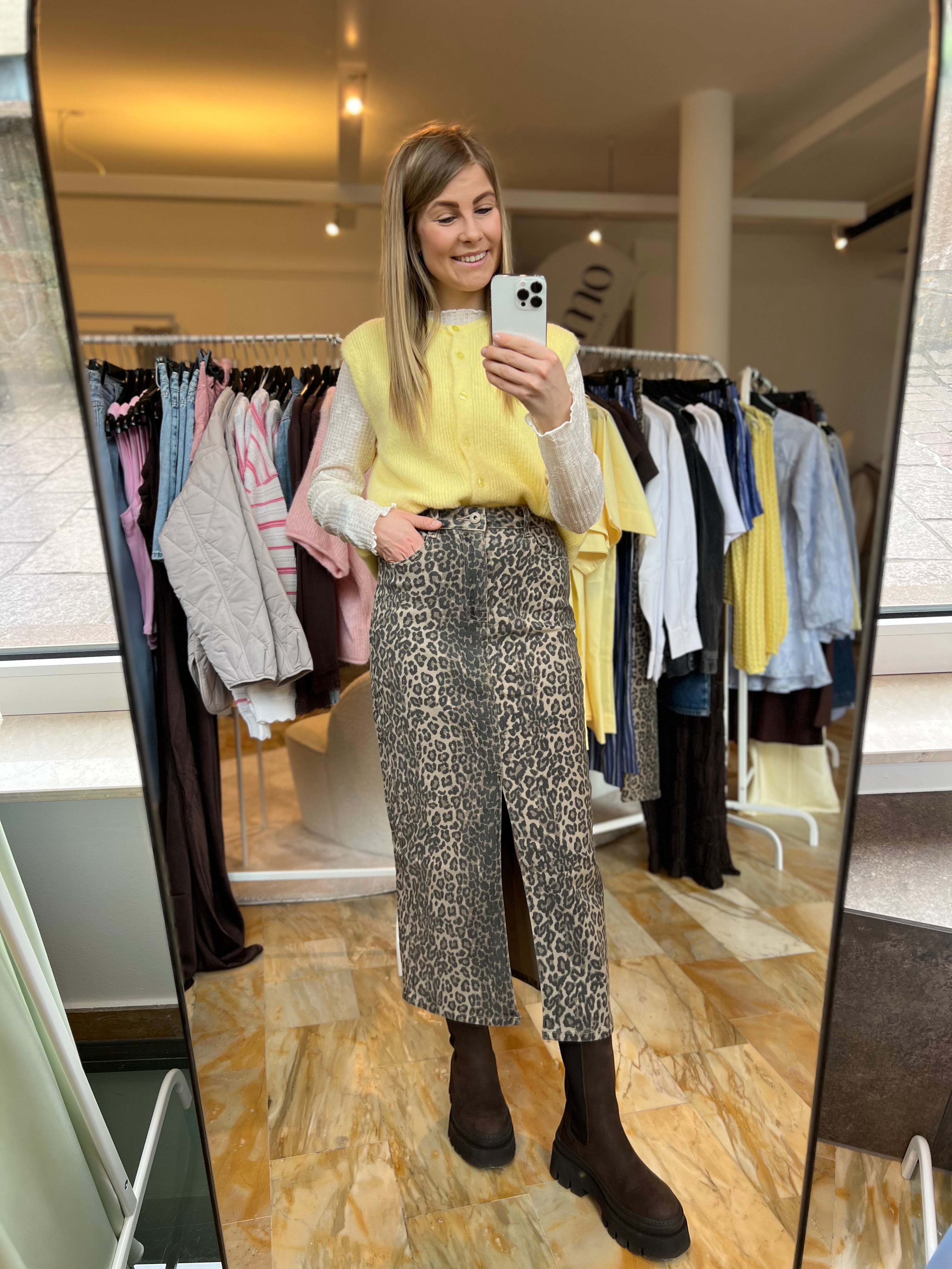 Rock mit Schlitz - leo