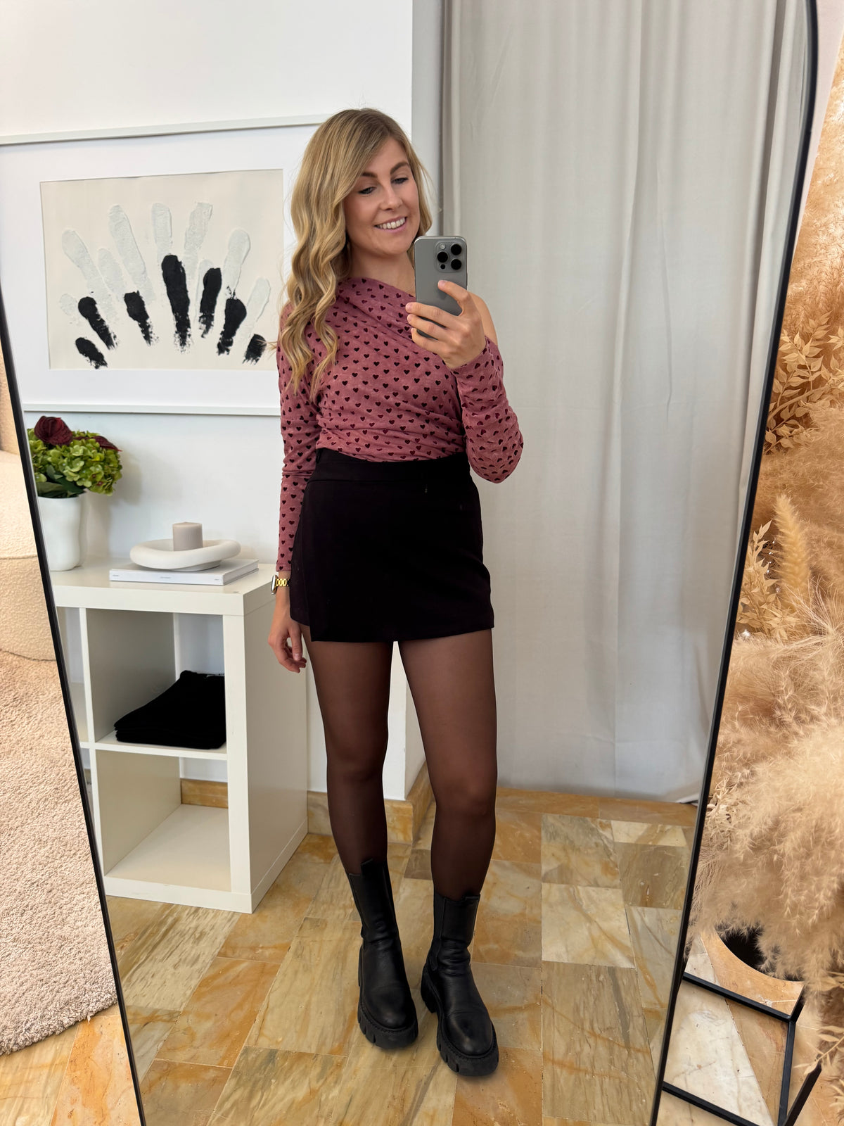 Ylvi Skort