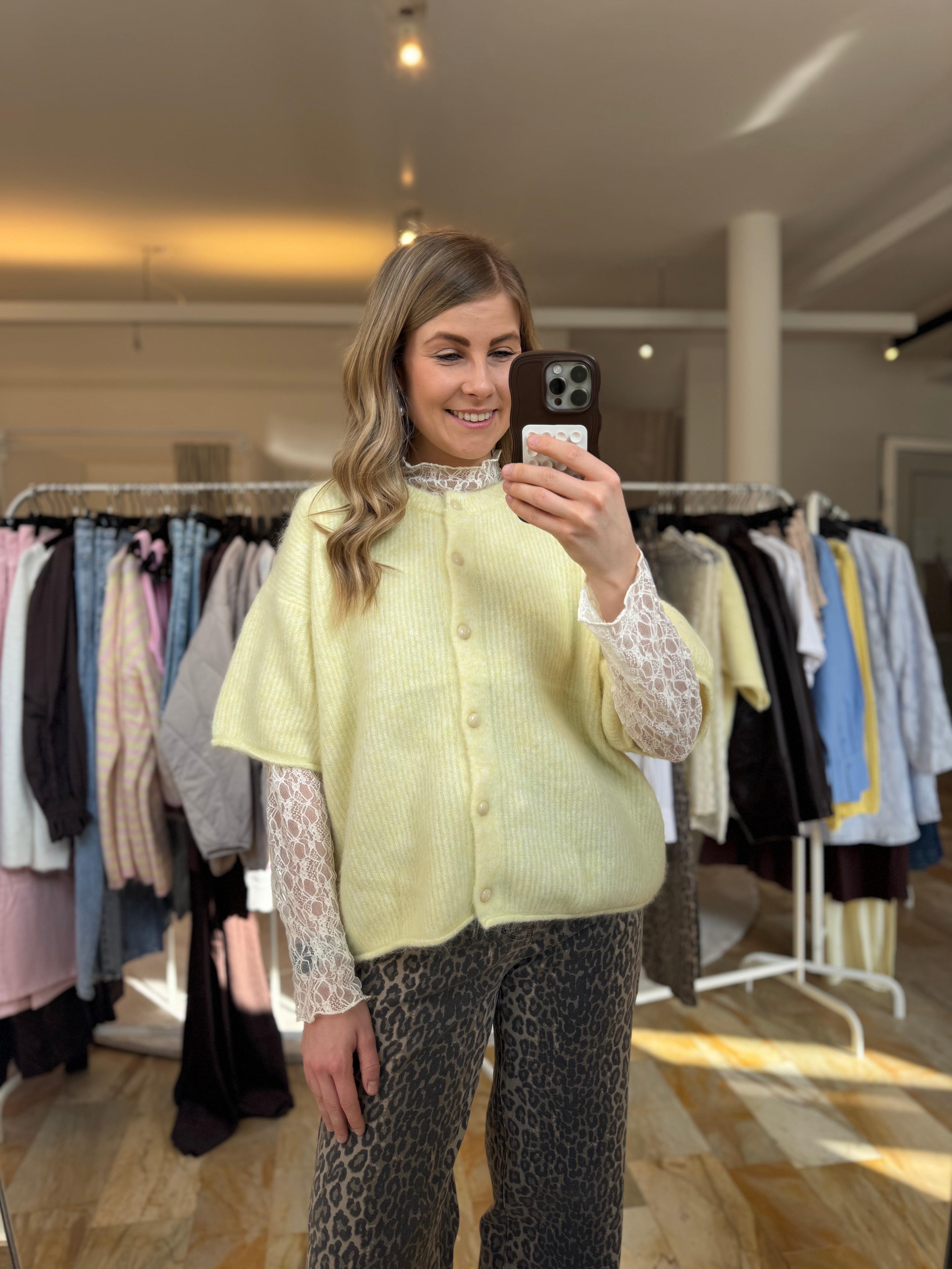 Strickcardigan Butter - Kurze Ärmel - verschiedene Farben