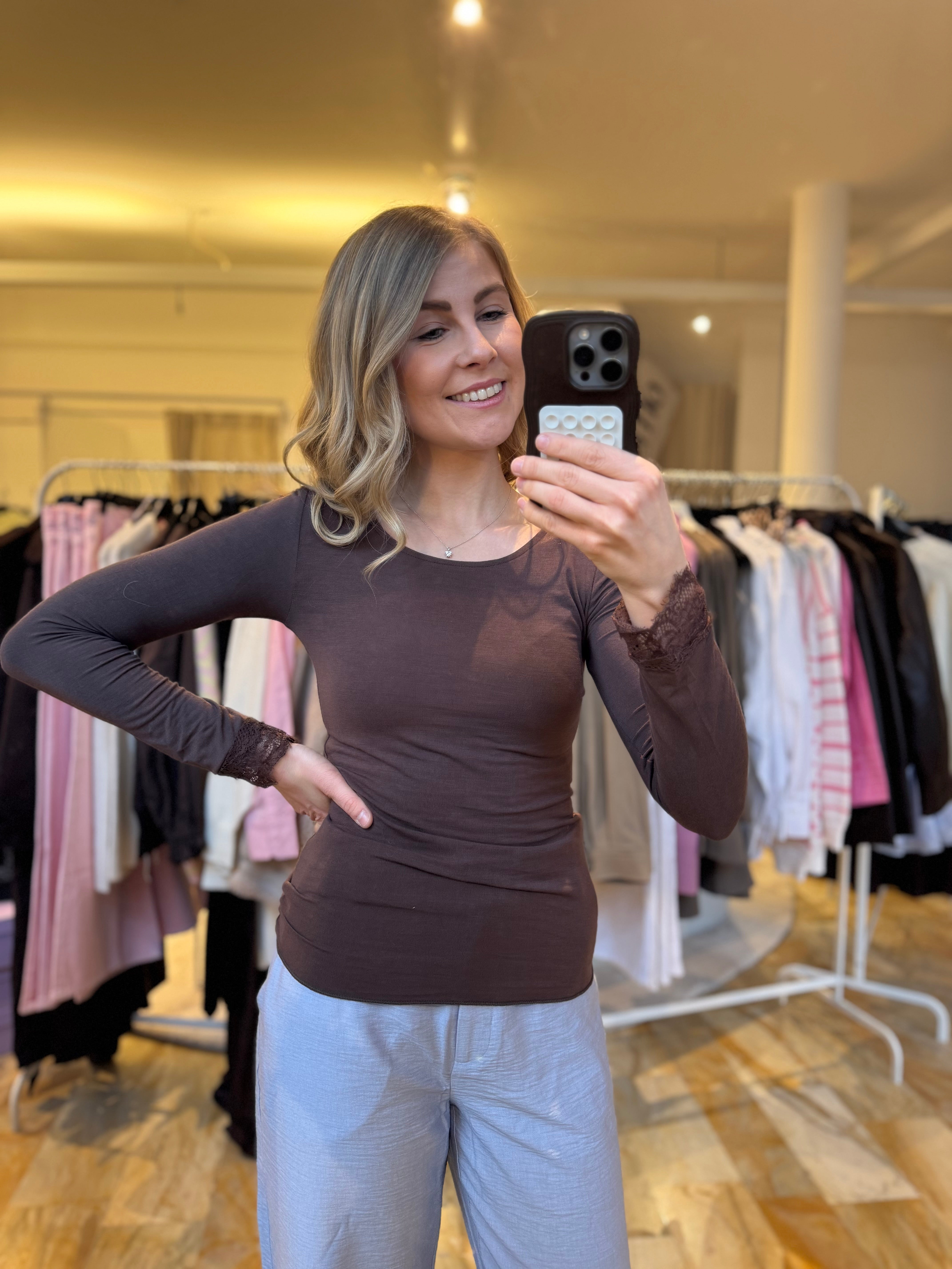 Longsleeve mit Spitze - braun