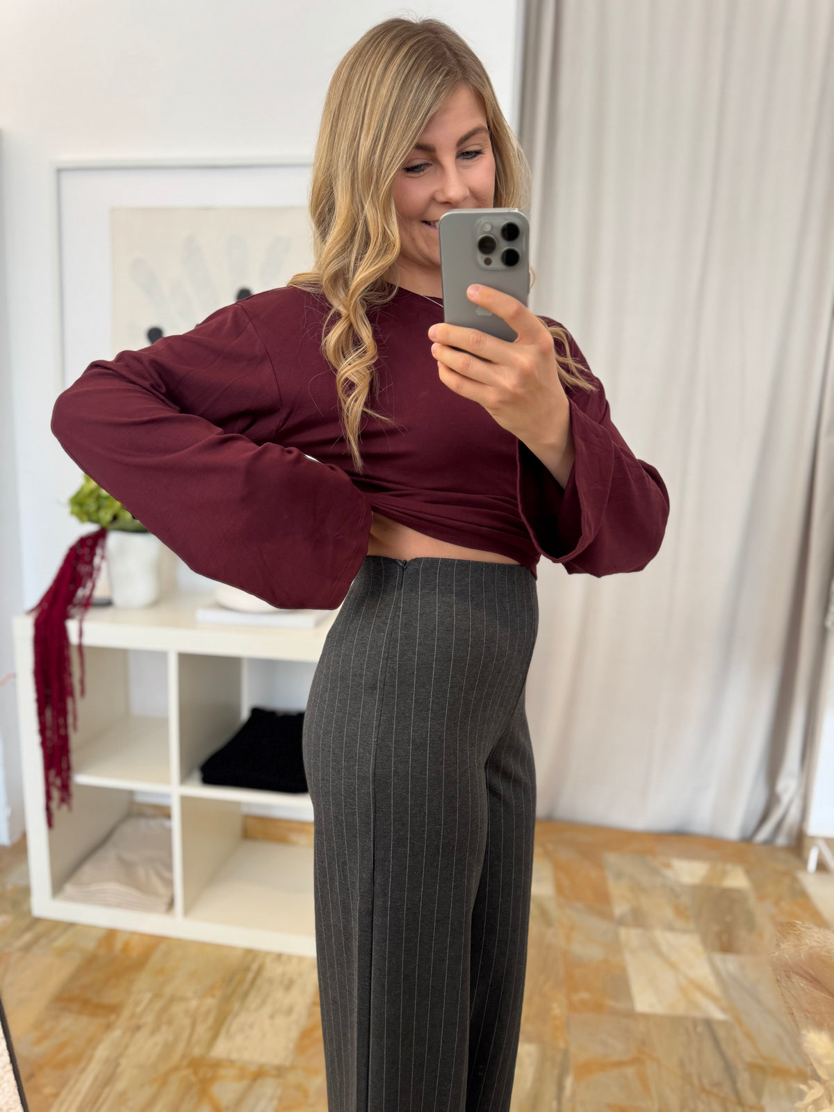 Wide Leg Hose Kalinda mit Nadelstreifen - grau