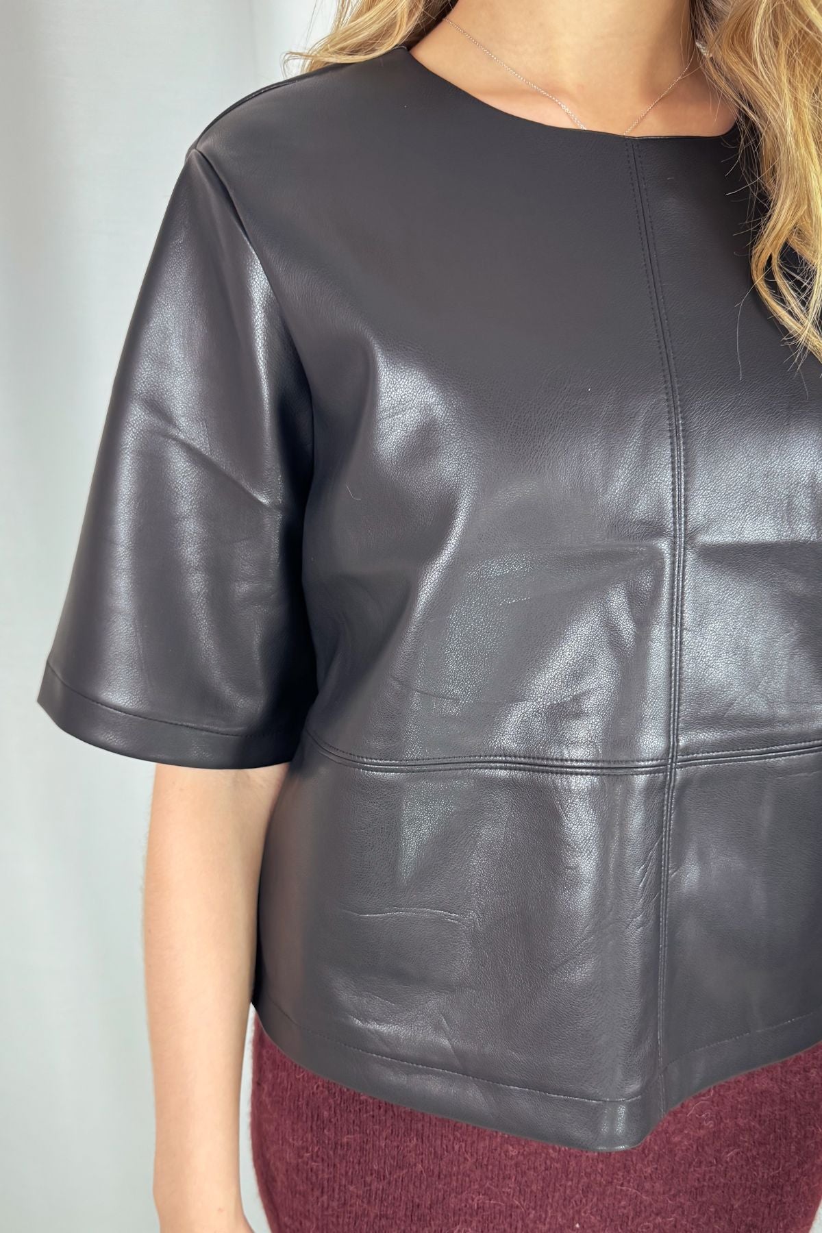 Boxy T-Shirt in Leder