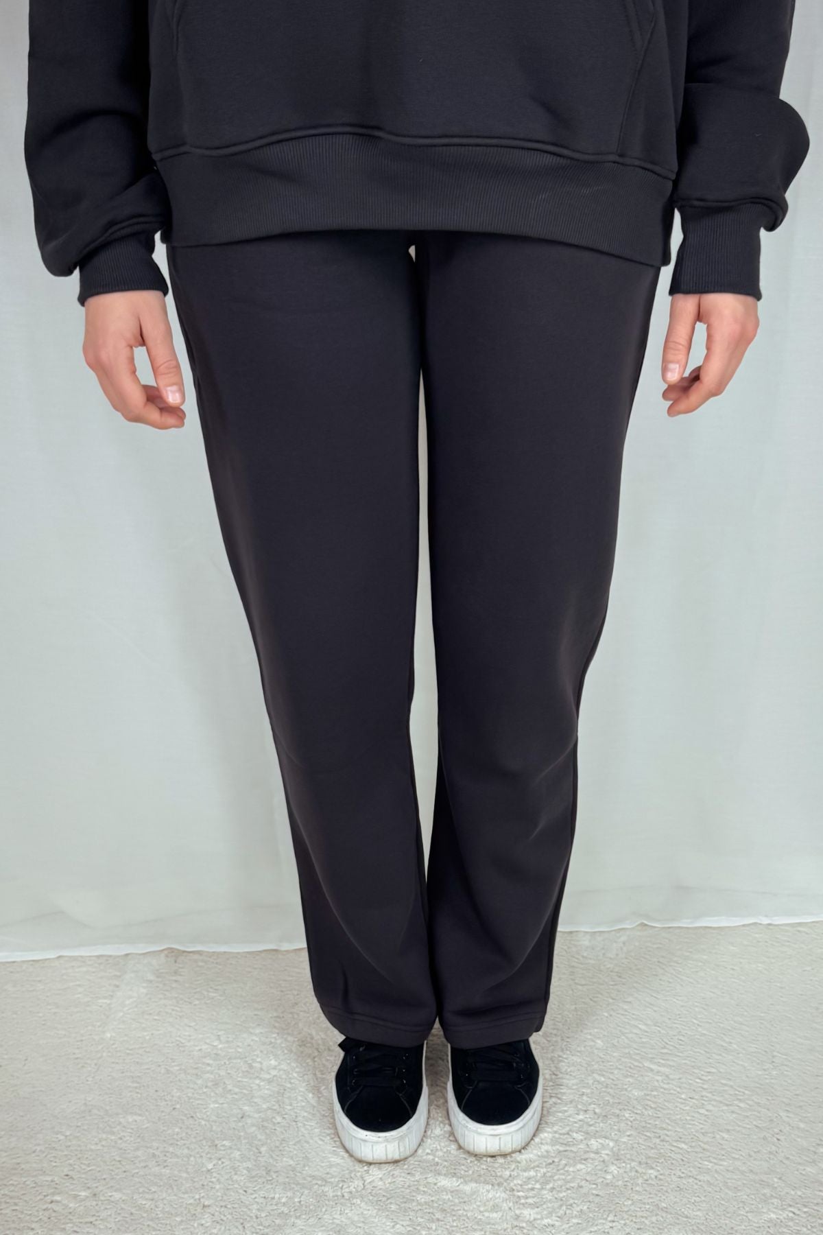 Basic straight Sweatpants - Jogginghose - offblack