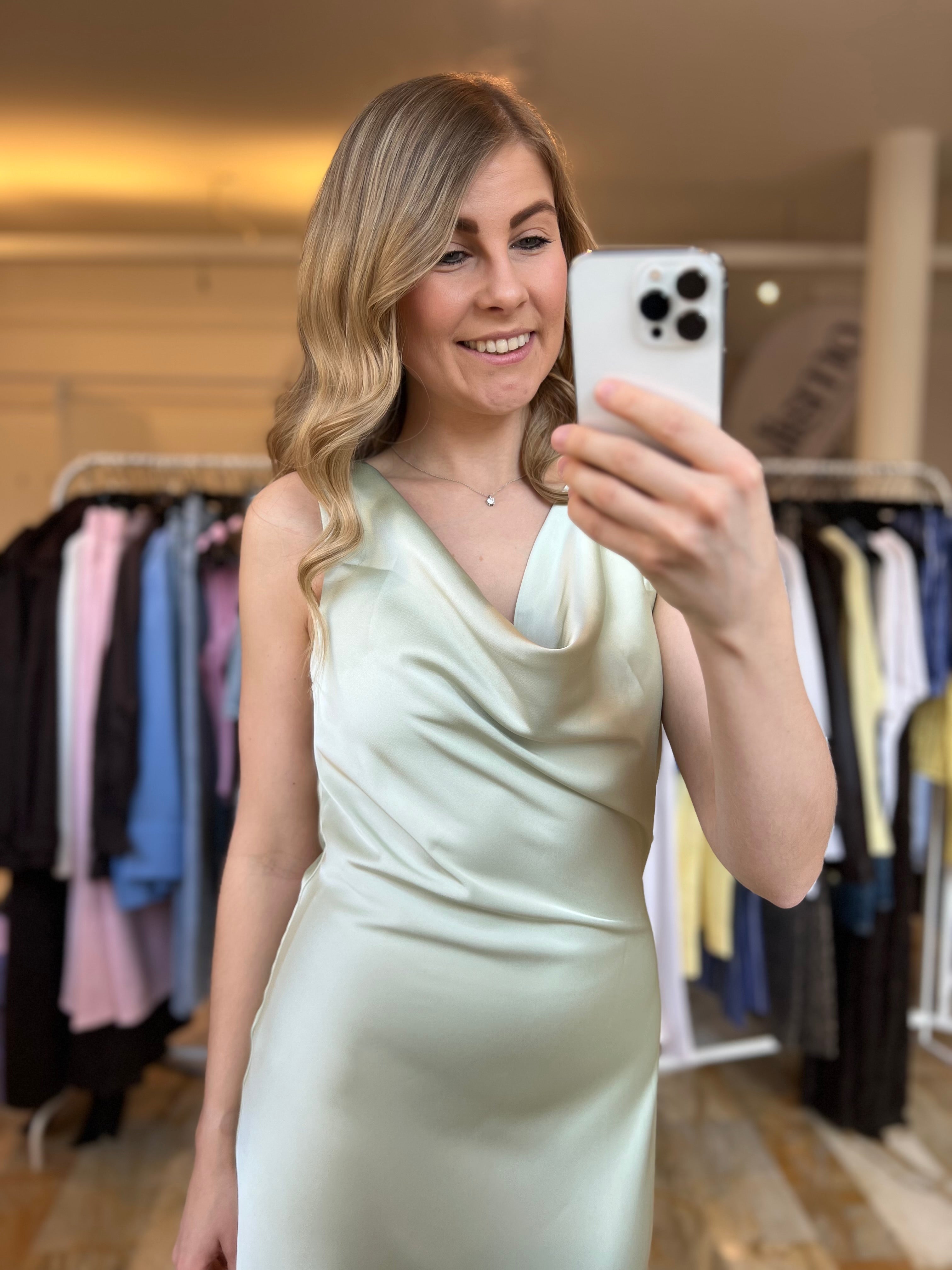 Maxikleid mit Wasserfall-Ausschnitt - grün