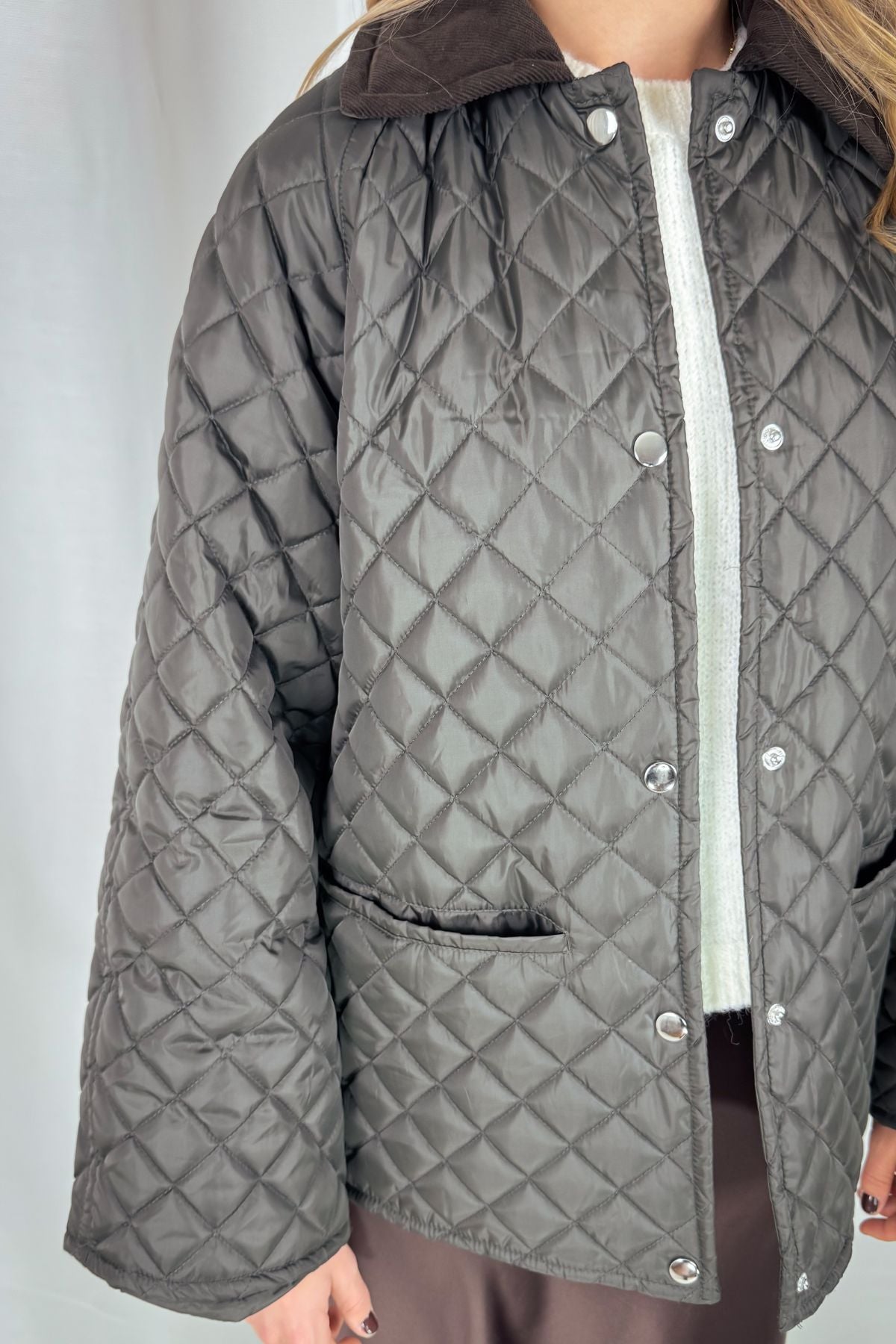 Steppjacke mit Kordkragen - dunkelgrün