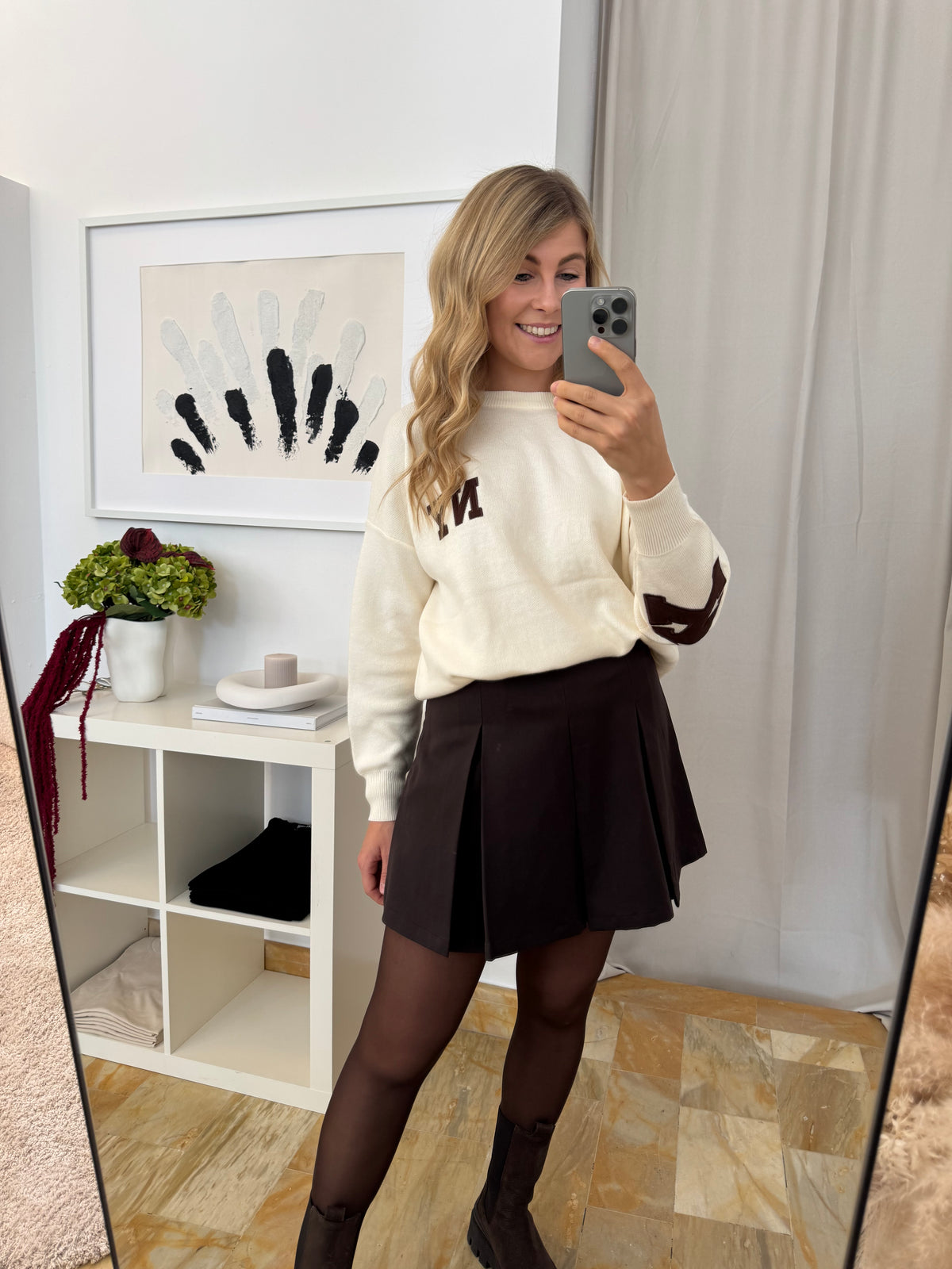 Vorbestellung: Skort aus Anzugstoff - schokobraun
