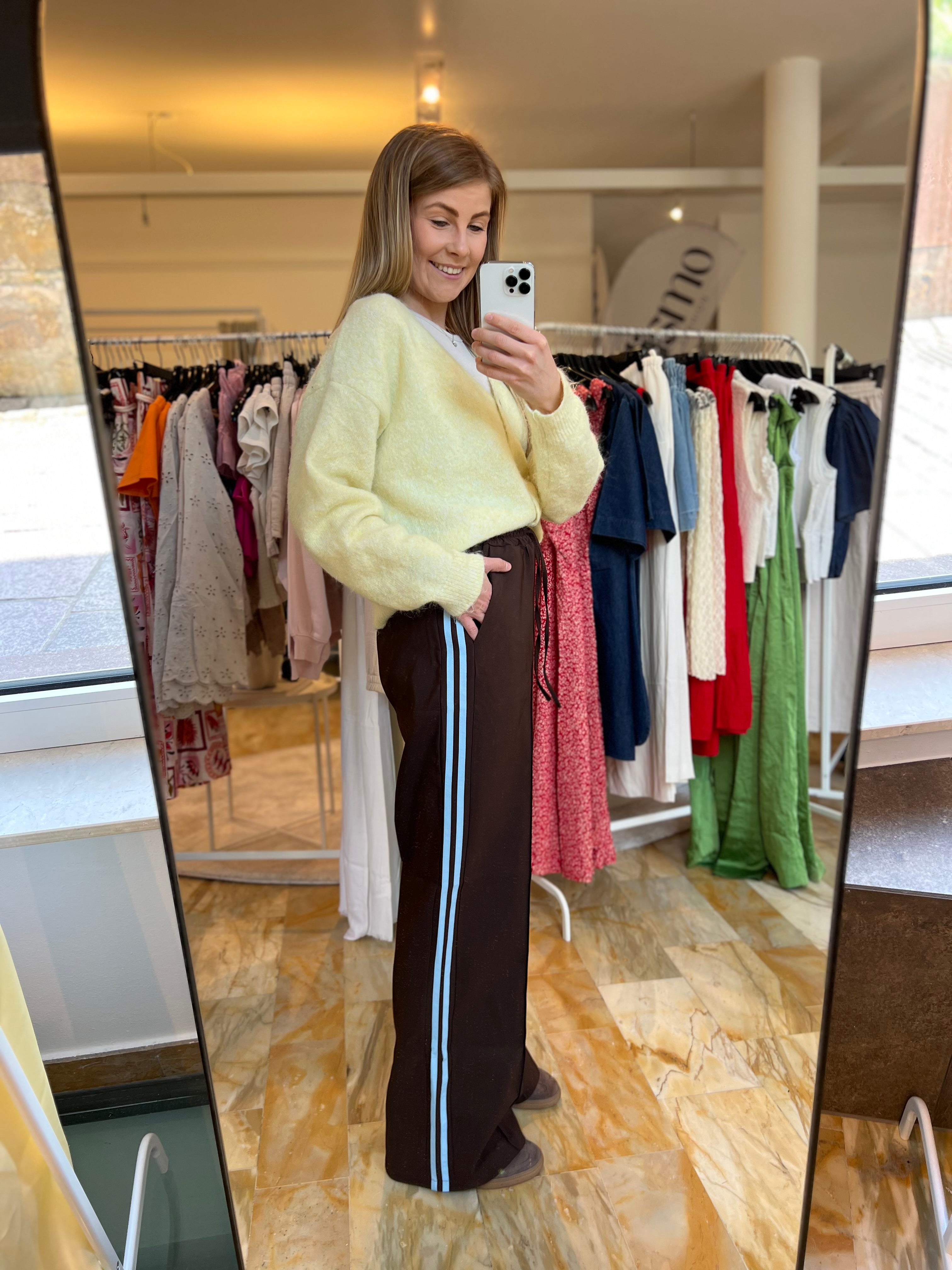 Jogger Trackpants Fire - braun mit hellblauen Streifen