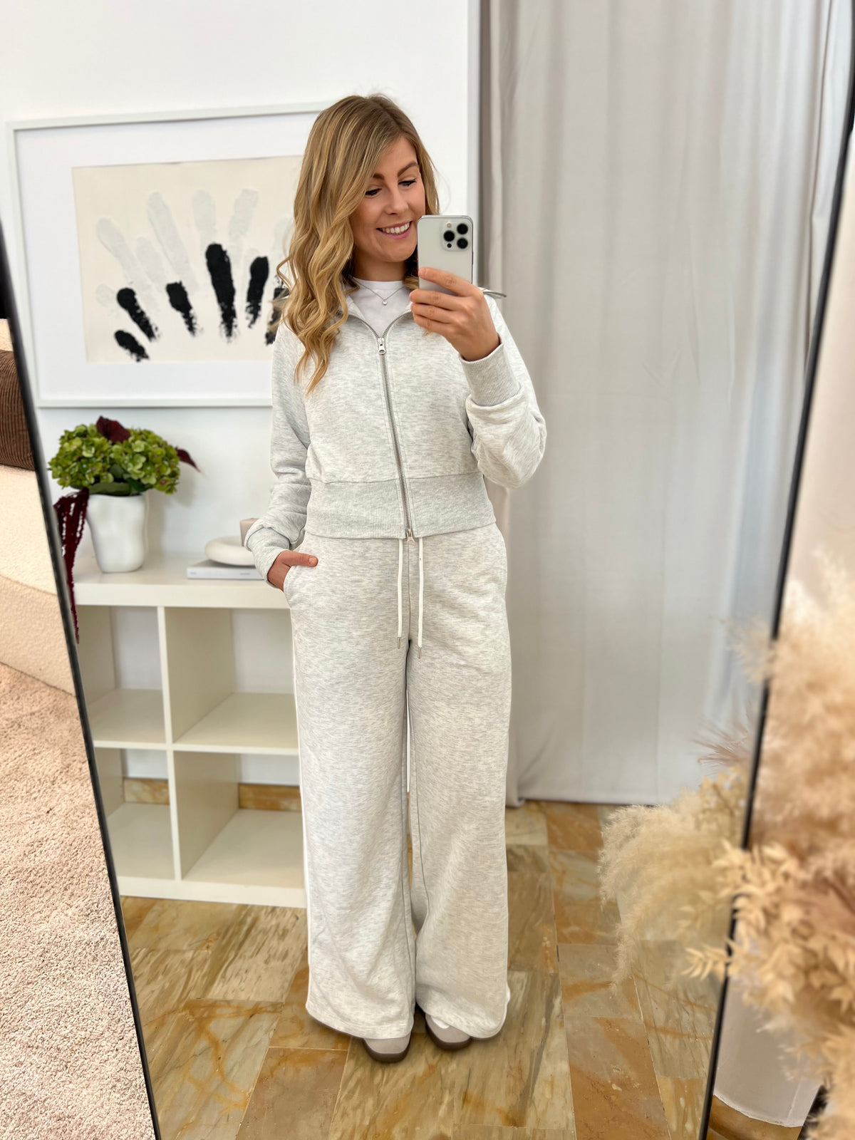 Sweatpants Mid Waist - grau mit weißem Streifen