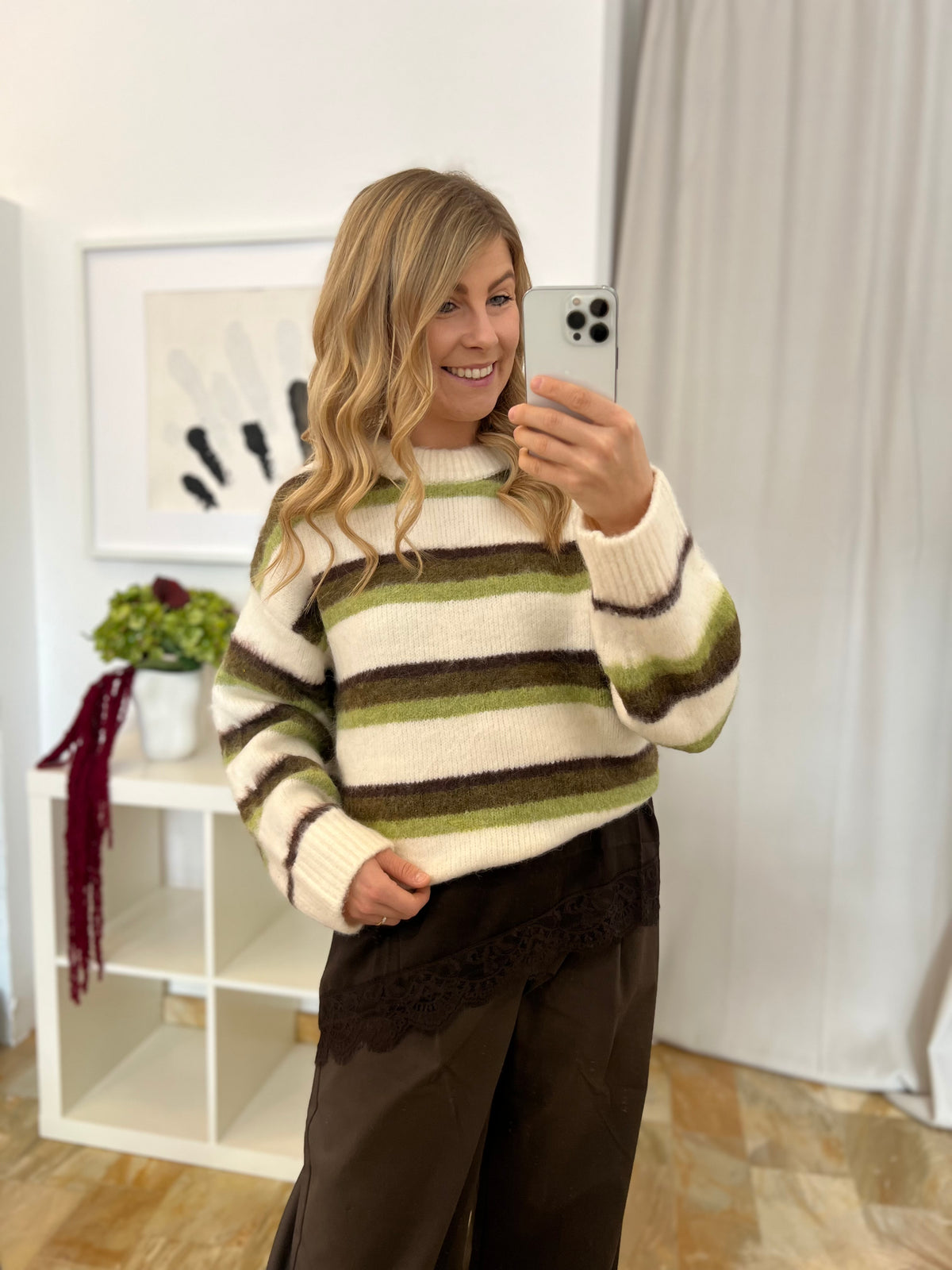 Strickpullover mit Streifen - creme, grün und braun