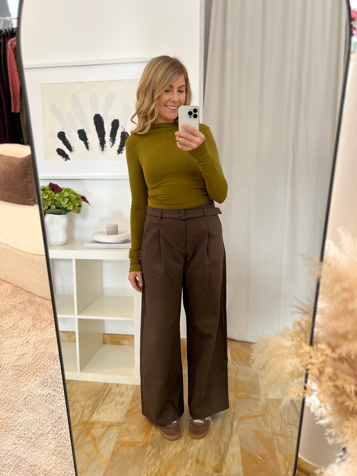 Wide Leg Stoffhose mit Gürtel - braun